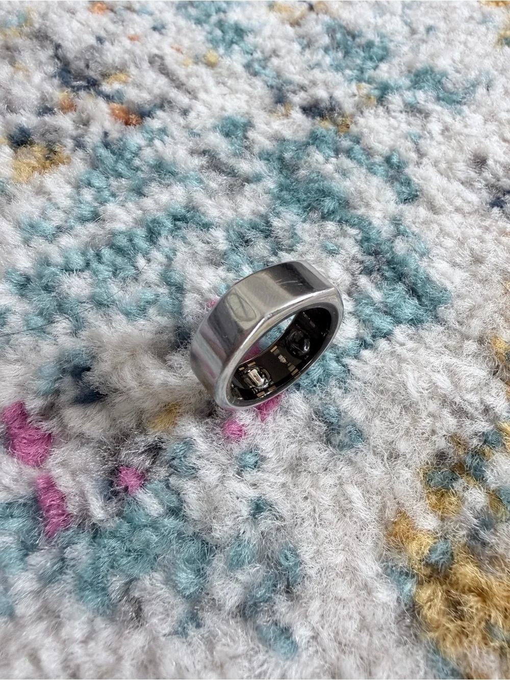 Oura ring gen 2 with charger good condition size 8